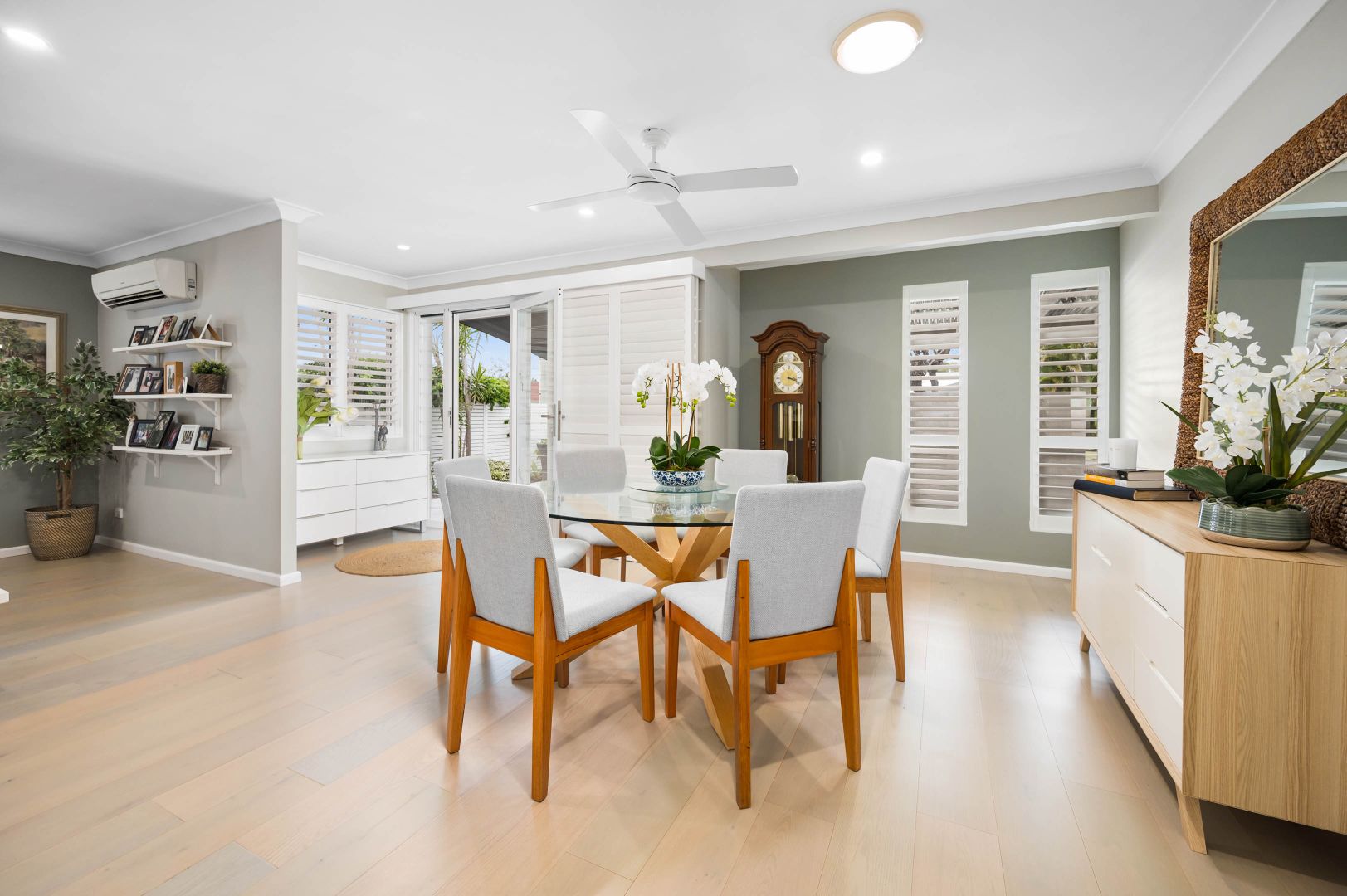 2/6 Rosalind Avenue, Paradise Point QLD 4216 Domain