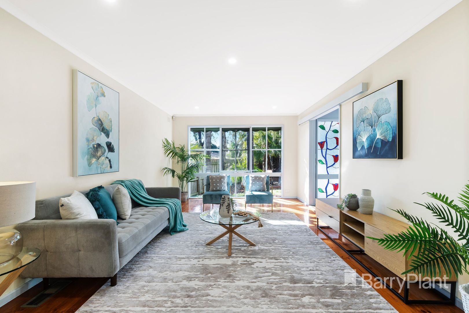 6 Peacock Close, Mill Park VIC 3082, Image 2