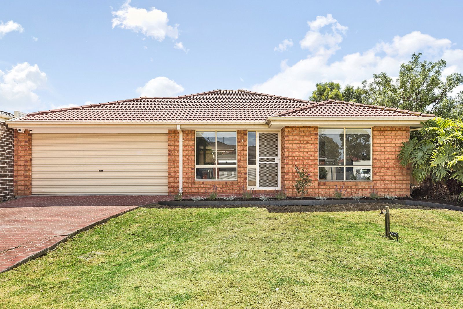 27 Bluebell Crescent, Gowanbrae VIC 3043, Image 0