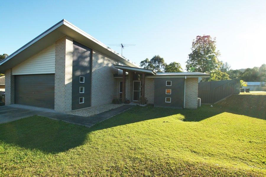 3 bedrooms House in 2 Blue Wren Close COFFS HARBOUR NSW, 2450