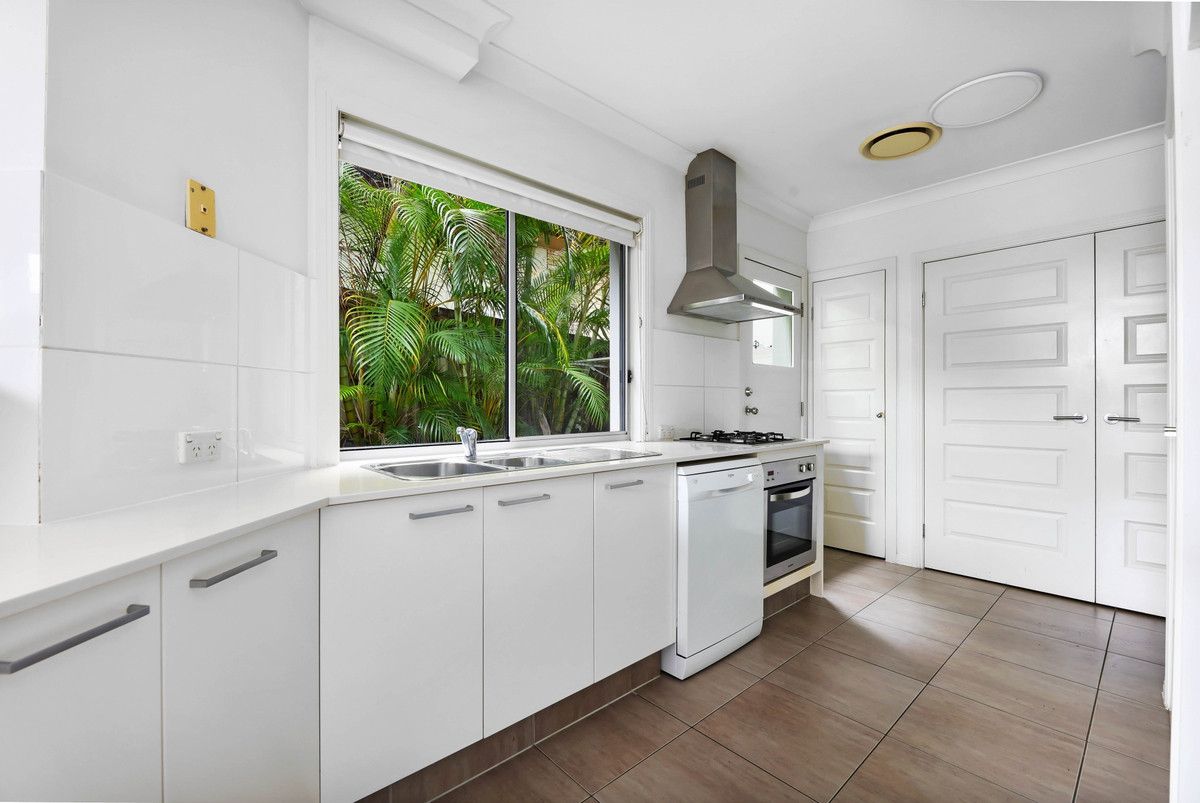 1/5 Ashbourne Terrace, Biggera Waters QLD 4216, Image 1