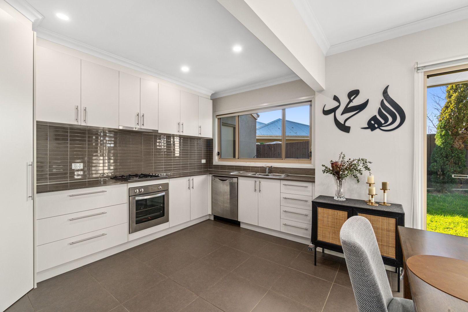 2/2 Hedges Avenue, Traralgon VIC 3844, Image 1