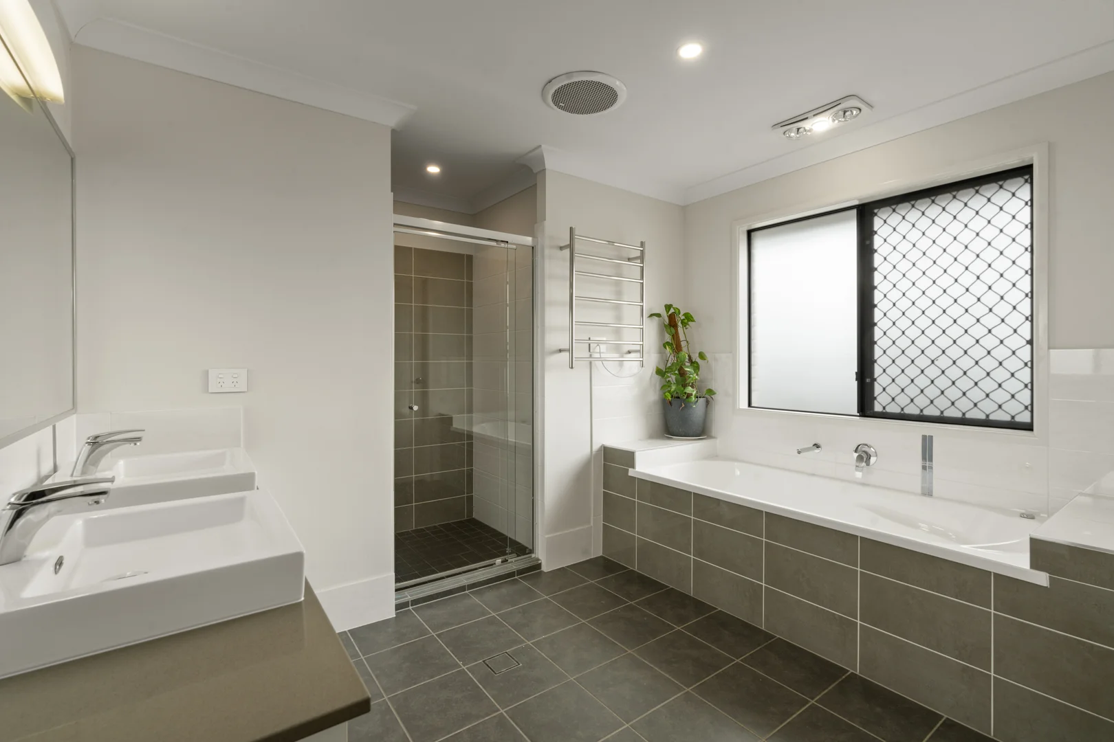 Additional image 9 of 349 Bennetts Road, Norman Park QLD 4170