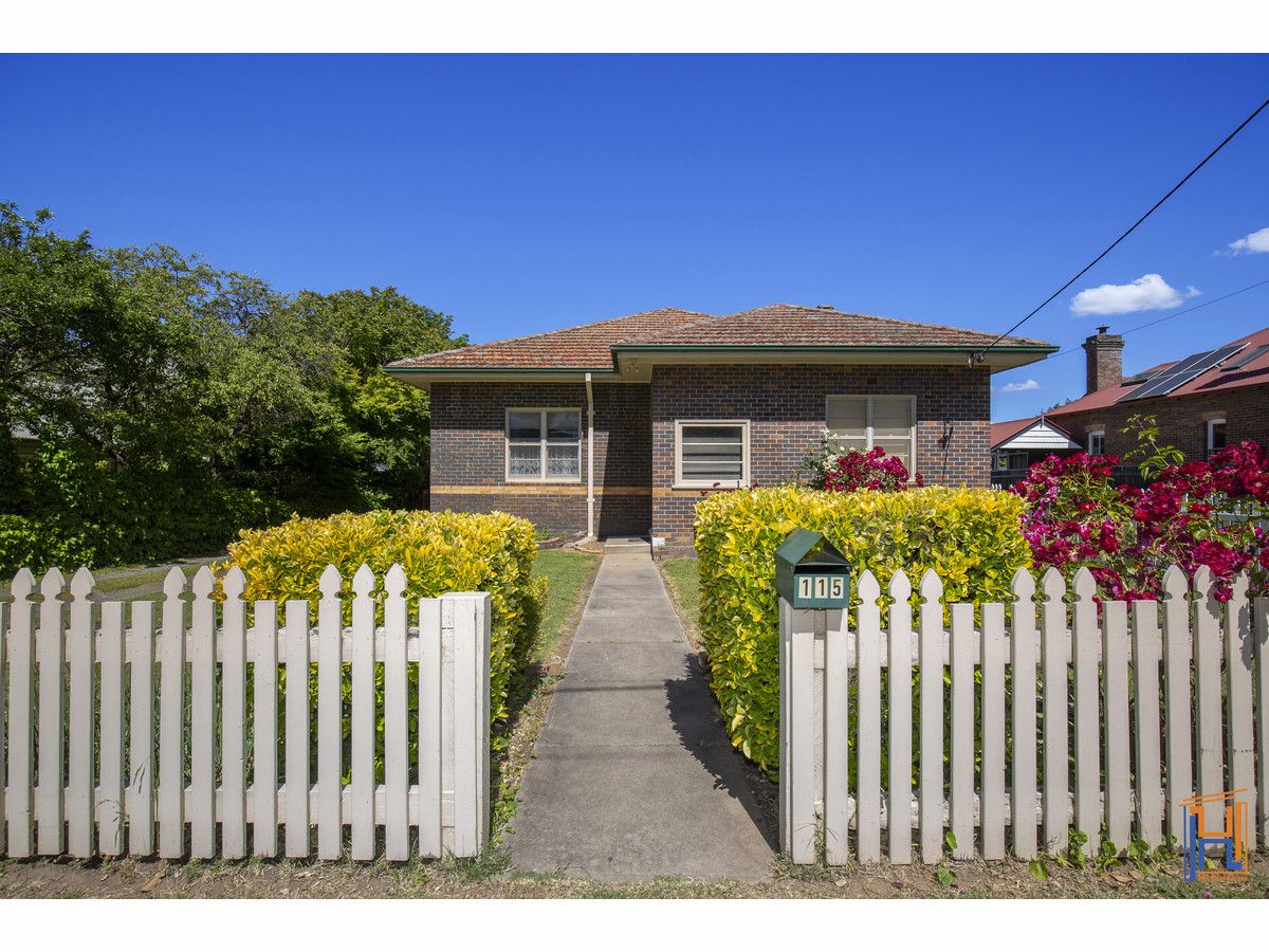 5 bedrooms House in 115 Butler Street ARMIDALE NSW, 2350