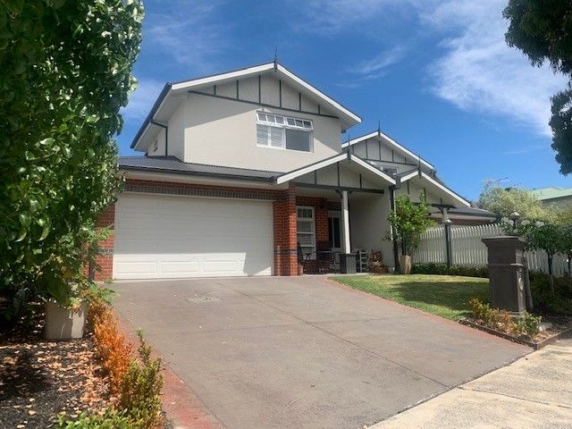 2/22 Beverley Crescent, Blackburn VIC 3130