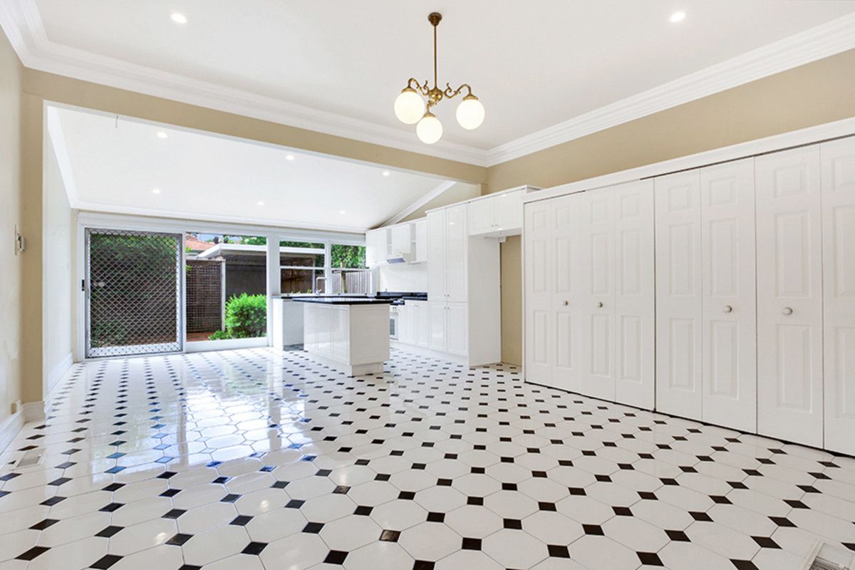 2 bedrooms House in 50 Burlington Street CROWS NEST NSW, 2065