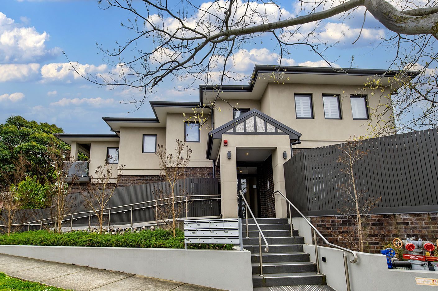 2 bedrooms House in 104/8 Park Road SURREY HILLS VIC, 3127