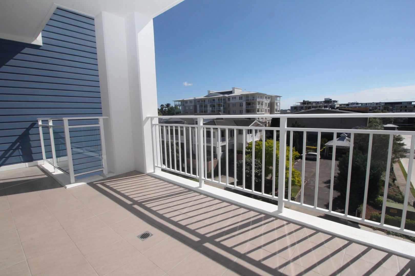 1 bedrooms Apartment / Unit / Flat in 407/17 Woodlands Avenue BREAKFAST POINT NSW, 2137