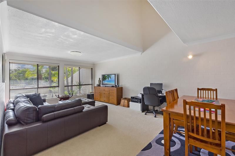 1 & 2/12 Boorana Close, Killarney Vale NSW 2261, Image 1