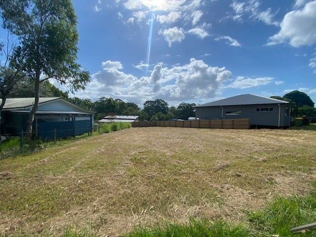 Vacant land in 11-13 Blue Waters Cres, MACLEAY ISLAND QLD, 4184