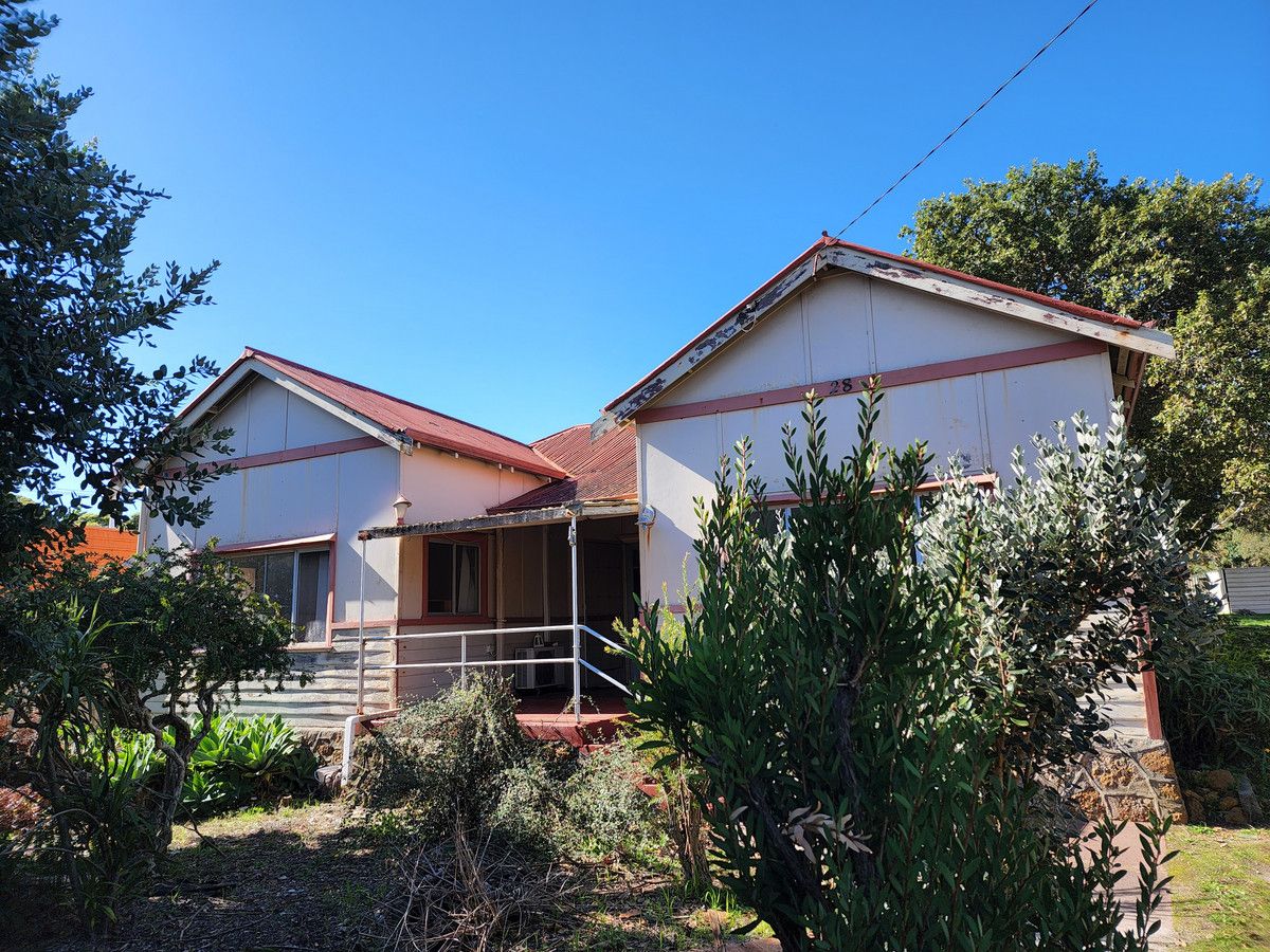 3 bedrooms House in 28 Albany Highway MOUNT BARKER WA, 6324