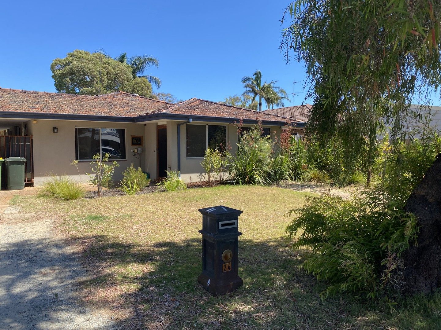 2 bedrooms House in 24 Yeulba Street FALCON WA, 6210