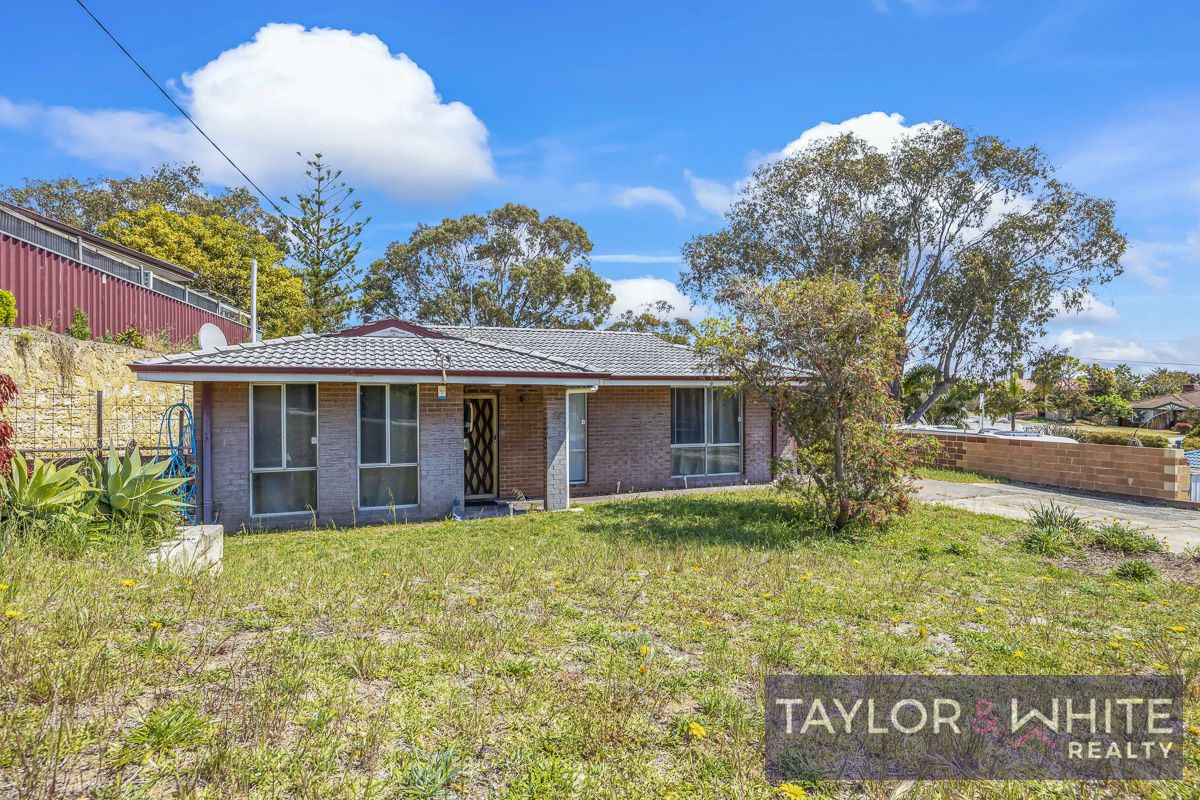 3 bedrooms House in 15 Gumblossom Way QUINNS ROCKS WA, 6030