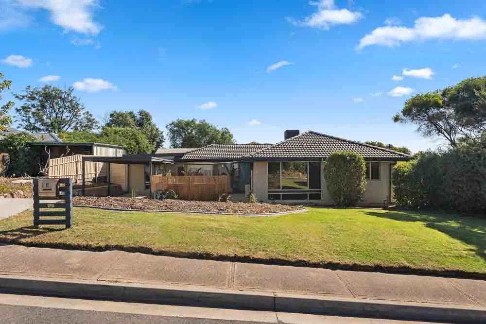 17 Sovereign Street, Hallett Cove SA 5158