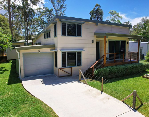 11 Second Ridge Road, Smiths Lake NSW 2428