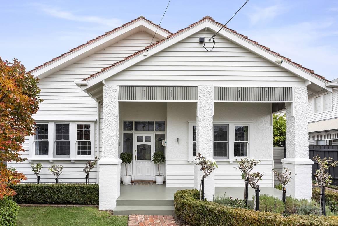Picture of 28 Park Street, ELSTERNWICK VIC 3185