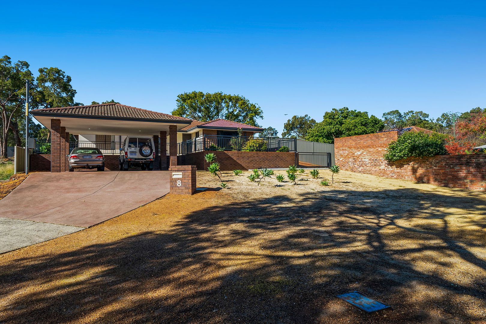 8 Cousins Close, Kalamunda WA 6076, Image 1