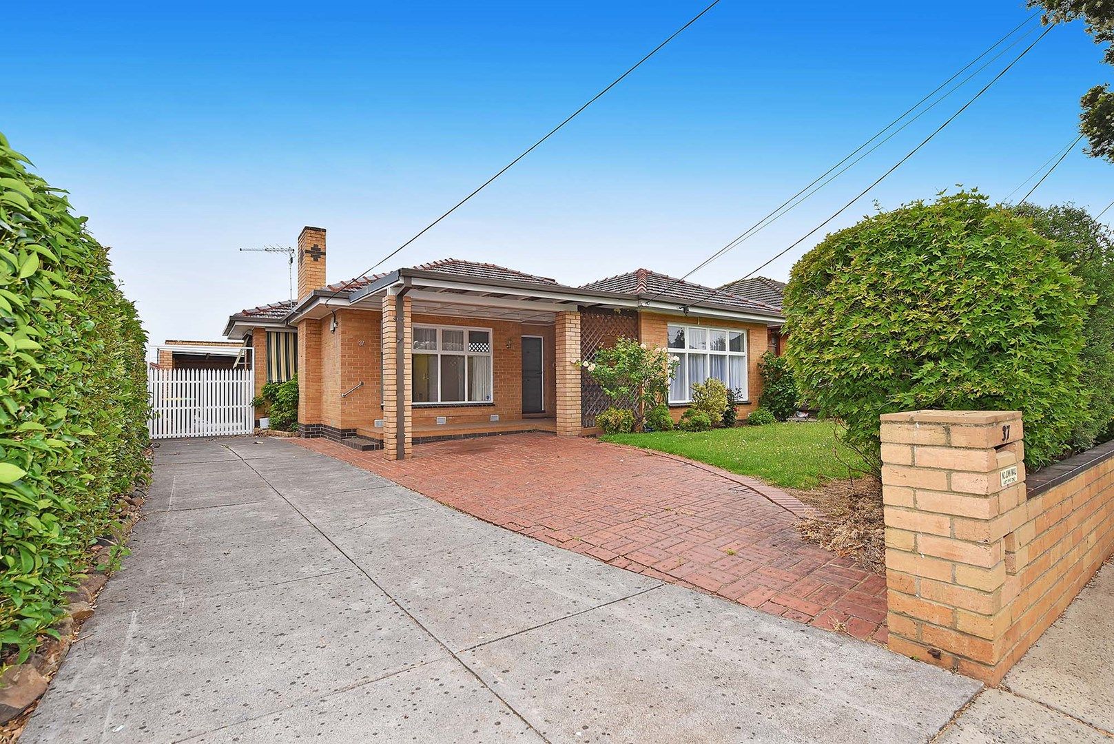 37 Medfield Avenue, Avondale Heights VIC 3034 House For Rent 550