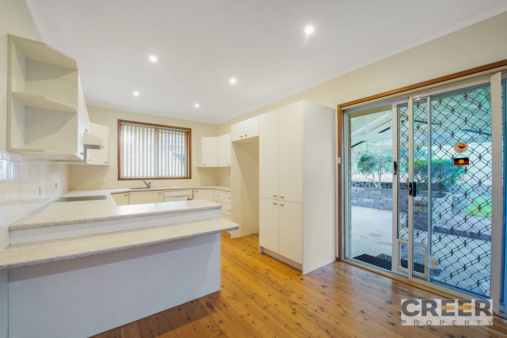 2 Lurnea Crescent, Valentine NSW 2280, Image 2