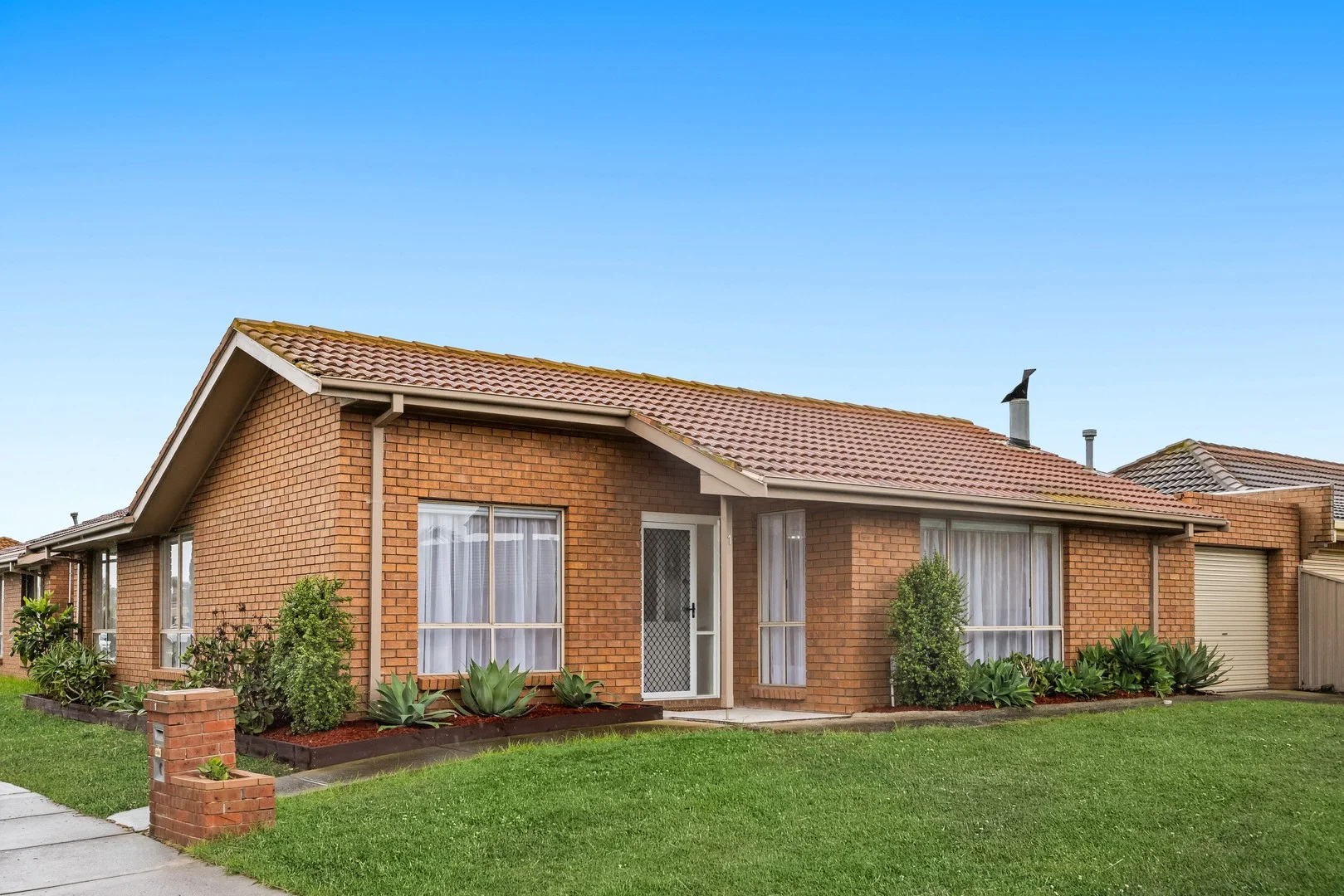 1/1 Plath Close, Delahey VIC 3037
