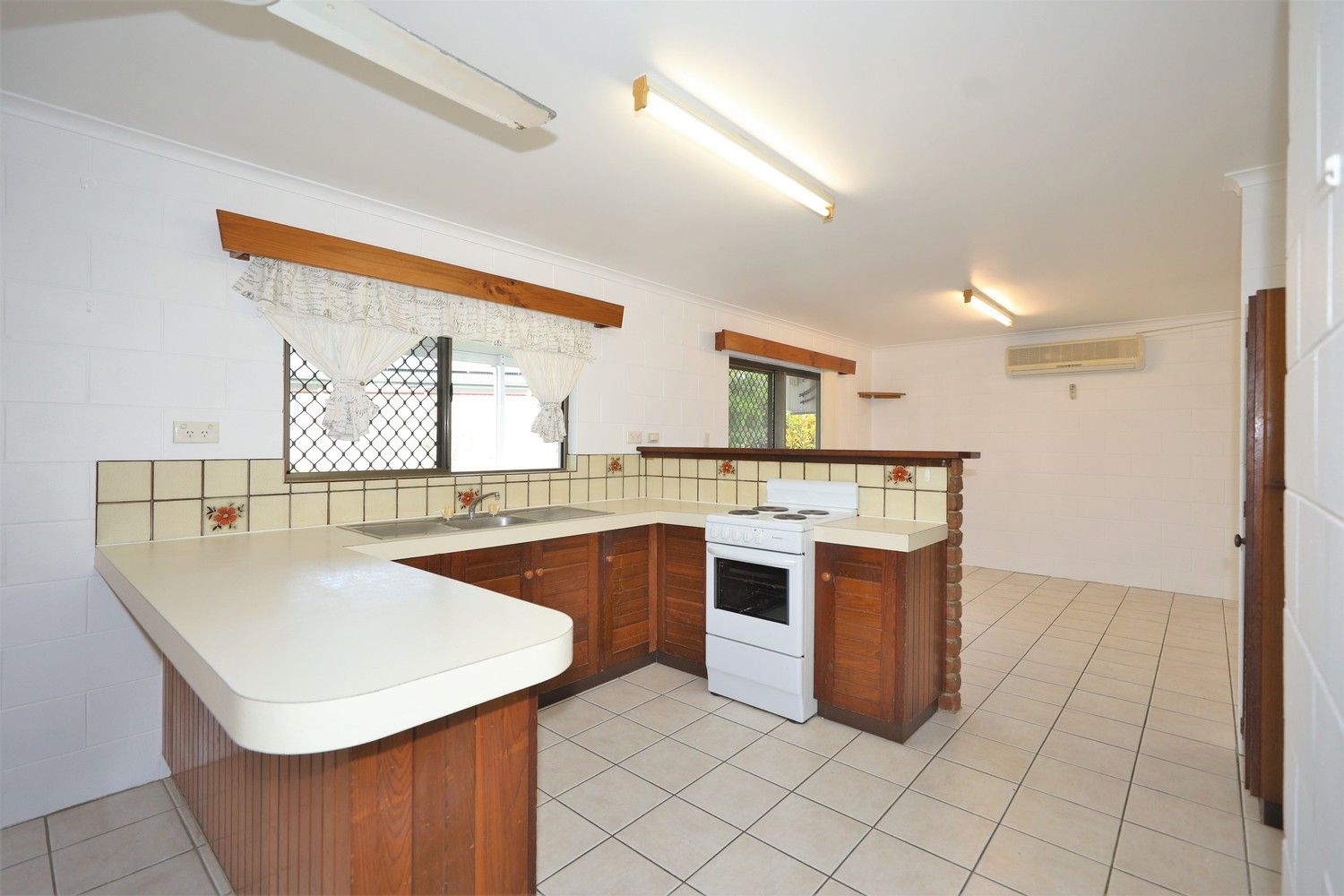 49 Alberta Drive, Woree QLD 4868, Image 2