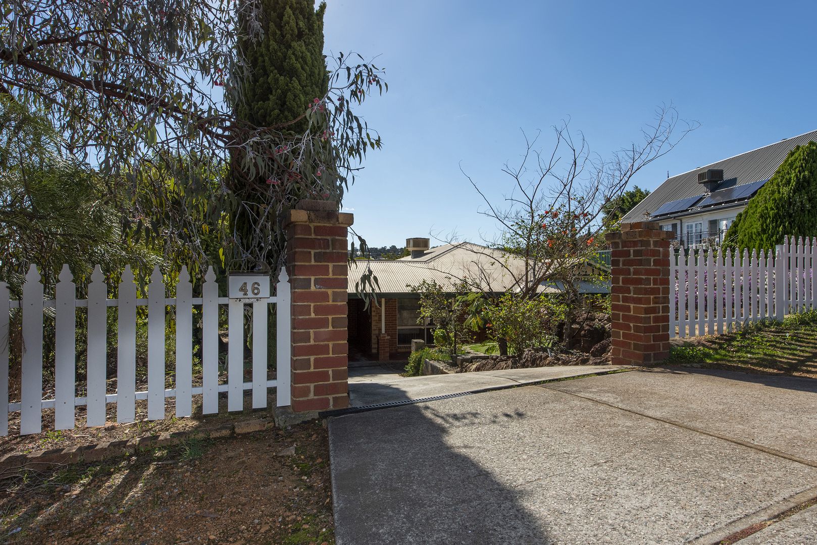 4 bedrooms House in 46 Amethyst Crescent MOUNT RICHON WA, 6112
