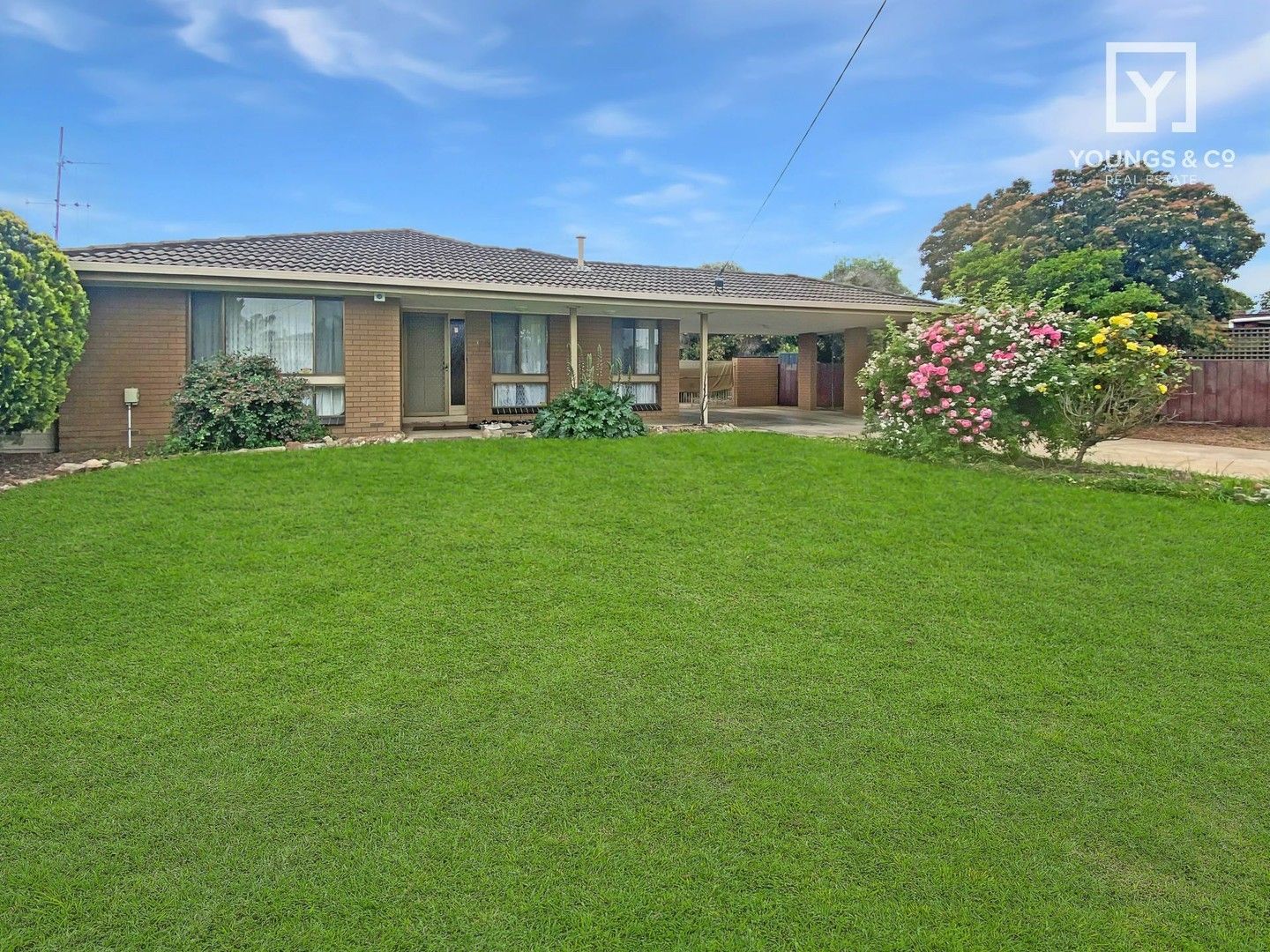 4 bedrooms House in 17 Sarsfield St SHEPPARTON VIC, 3630