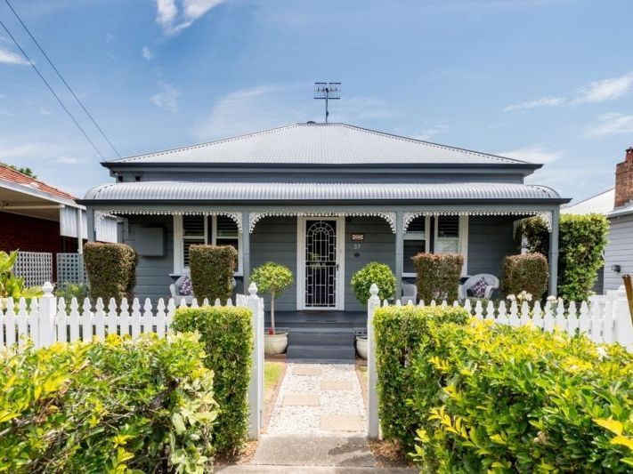 3 bedrooms House in 37 Thalaba Road NEW LAMBTON NSW, 2305