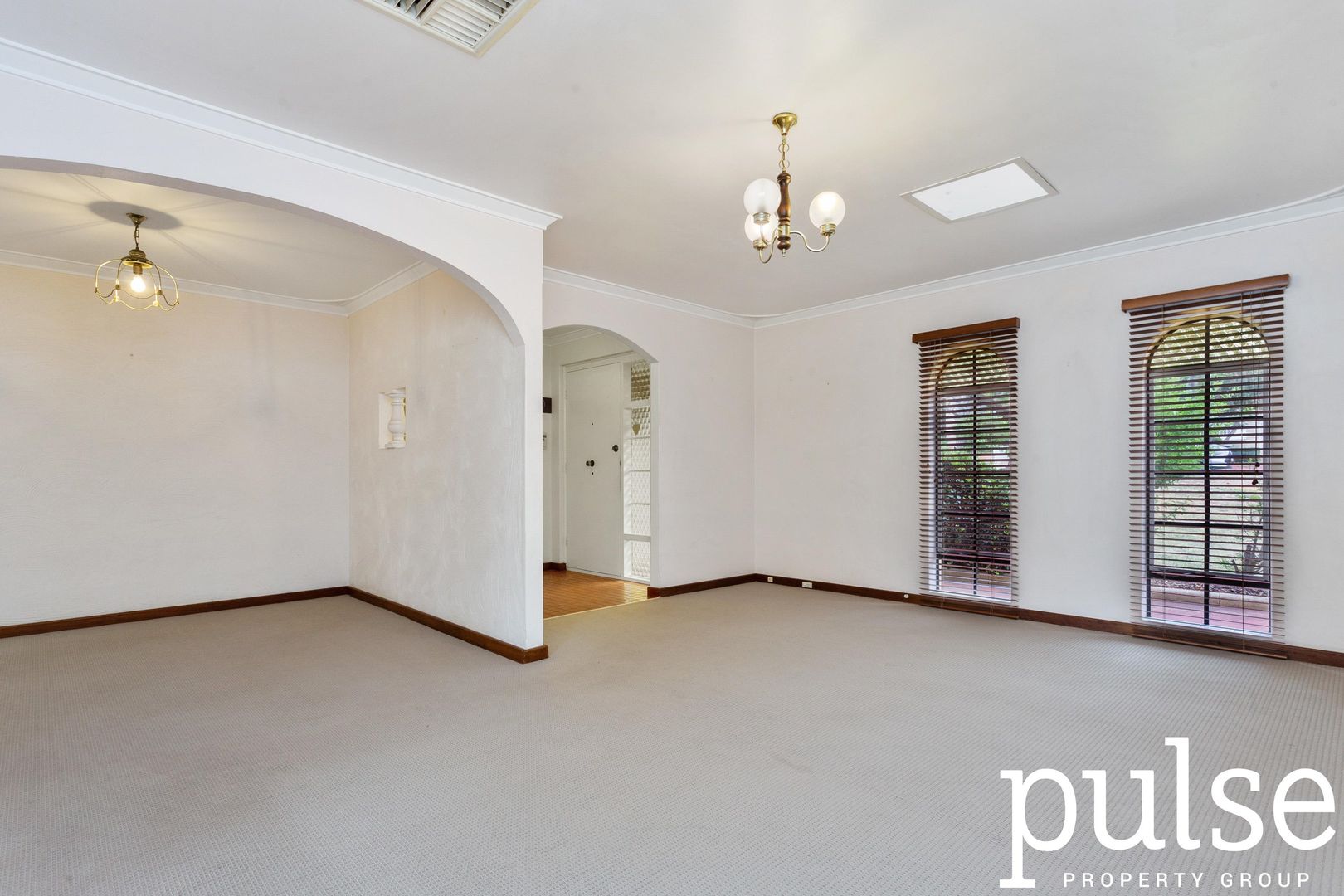 47 Davies Crescent, Kardinya WA 6163, Image 2