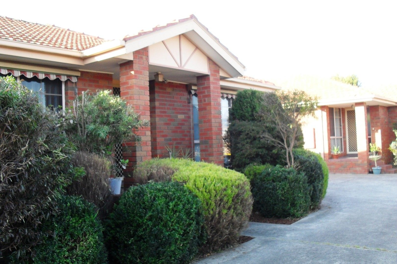 2 bedrooms Apartment / Unit / Flat in 2/744 Waverley Road GLEN WAVERLEY VIC, 3150