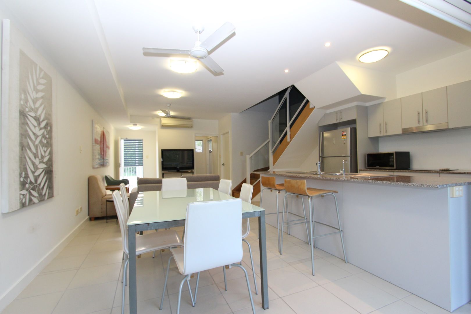 10/1-3 The Cove, Nelly Bay QLD 4819, Image 2