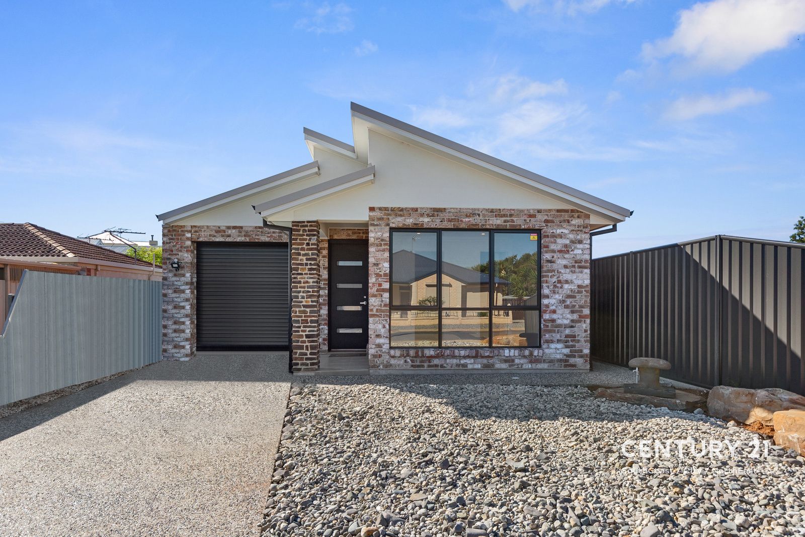 3 bedrooms House in 25 Harvey Crescent ALDINGA BEACH SA, 5173