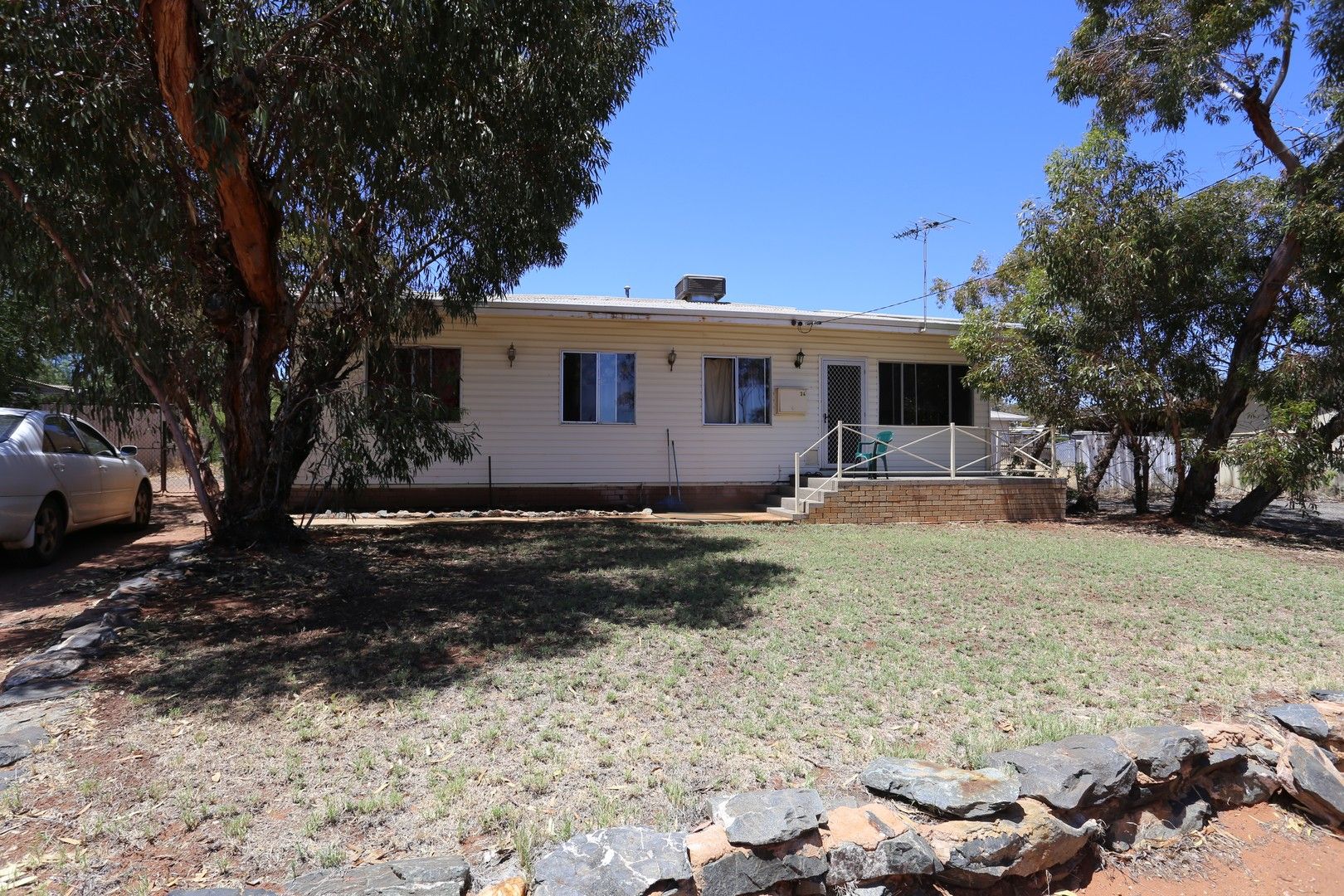 3 bedrooms House in 34 New Clayton St KAMBALDA EAST WA, 6442