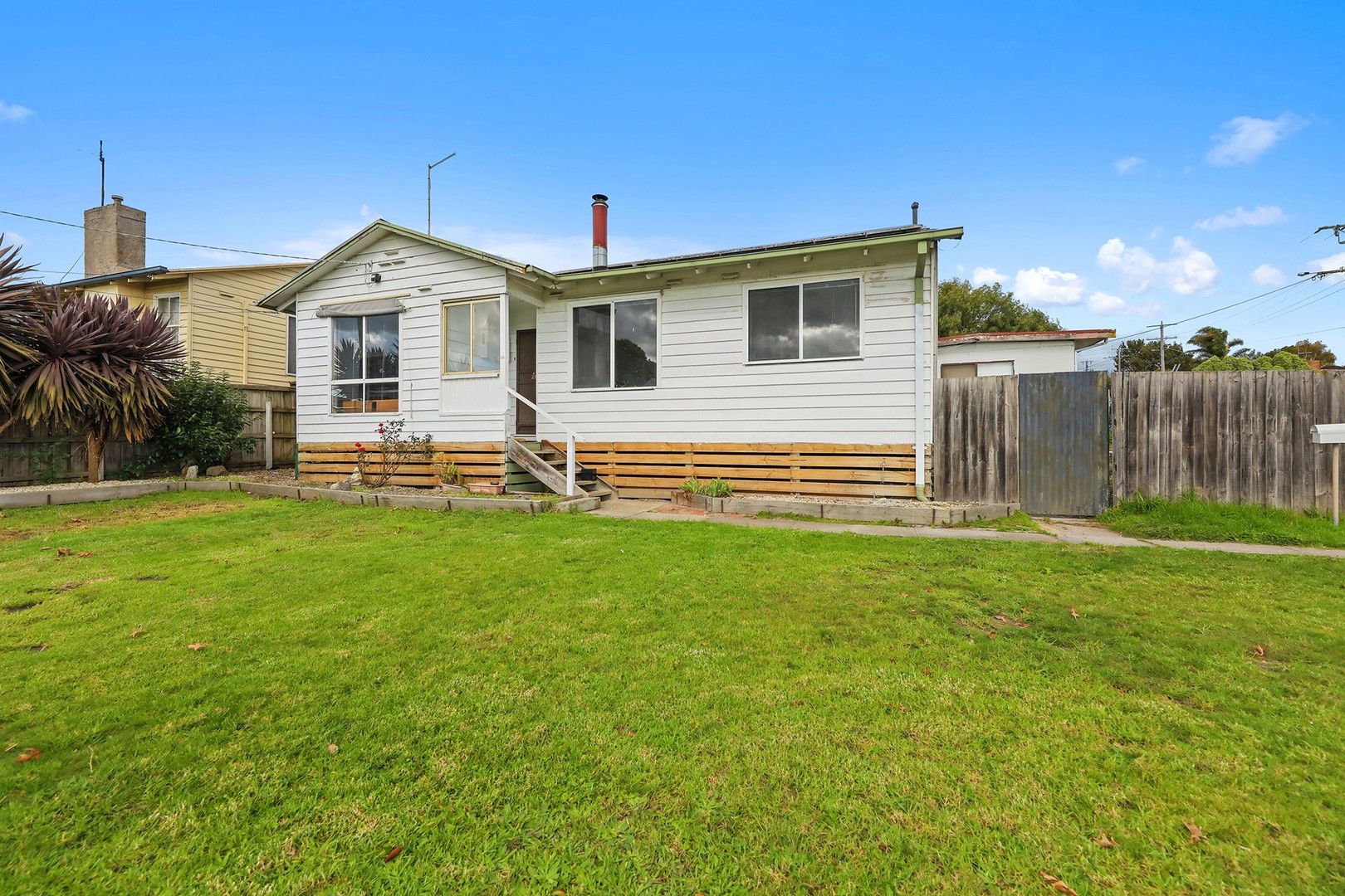 27 Elizabeth Street, Moe VIC 3825 Domain