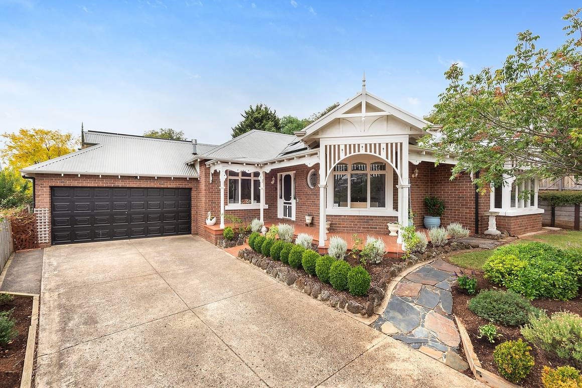 Picture of 2 Sunset Court, HIGHTON VIC 3216
