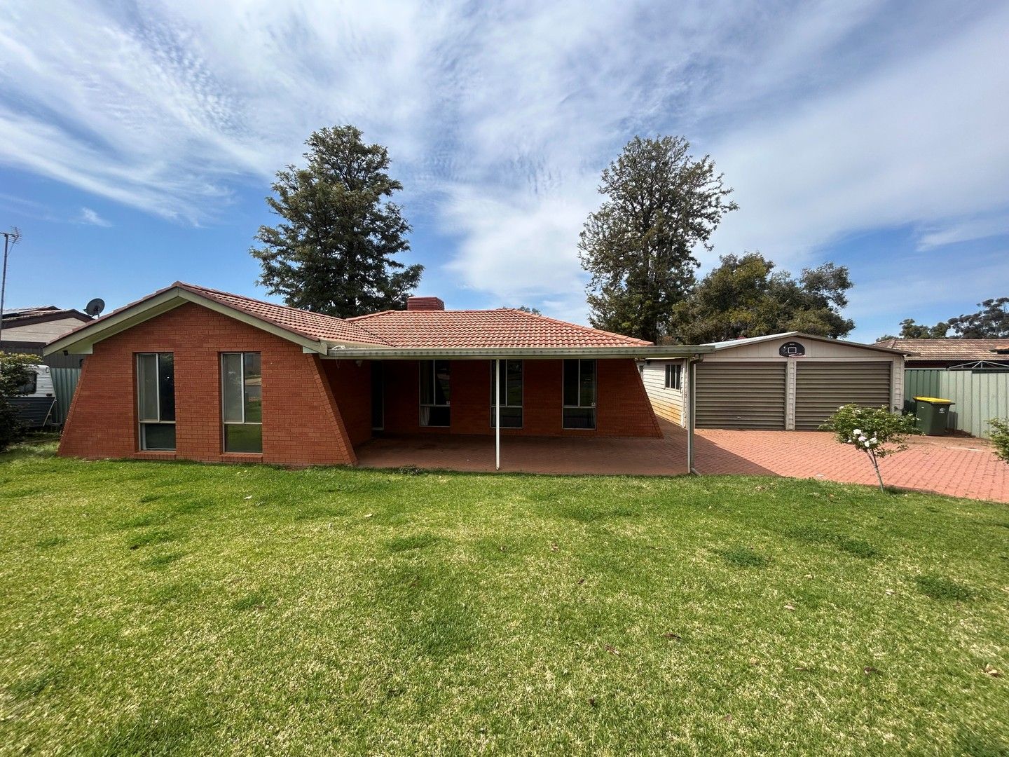 3 bedrooms House in 3 Meadowbank Drive DUBBO NSW, 2830