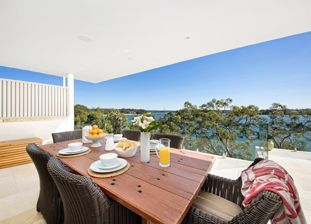 15 The Lambeth Walk , Bundeena NSW 2230