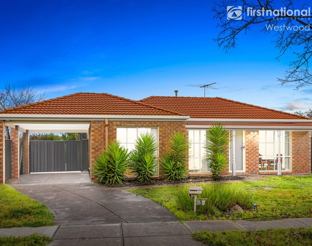 3 Maclarens Close, Manor Lakes VIC 3024