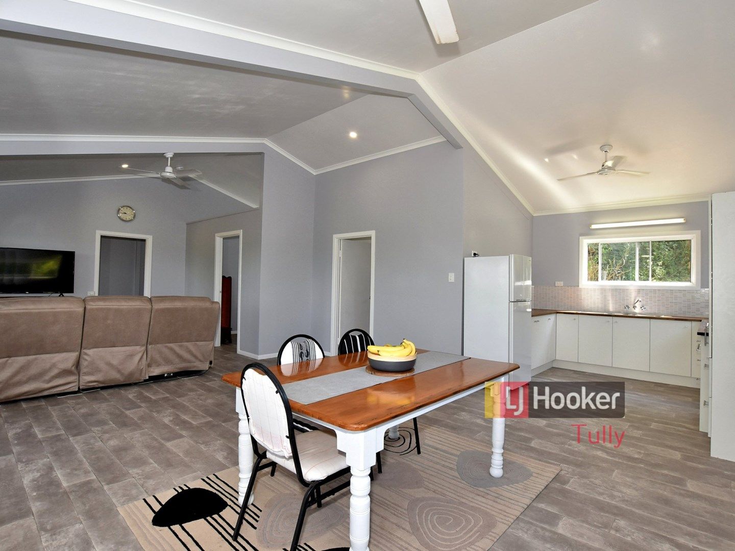 580 Cowley Beach Road, Cowley Beach Property History & Address