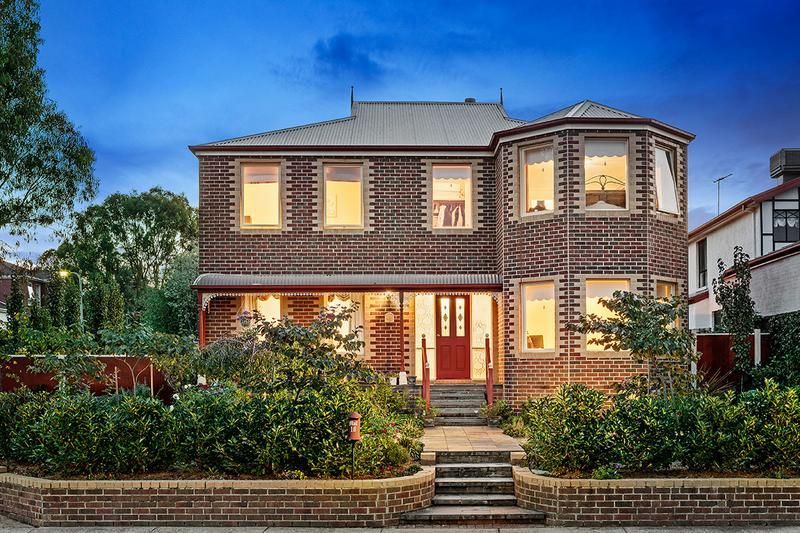 16 Ashcroft Grove, Blackburn South Property History & Address