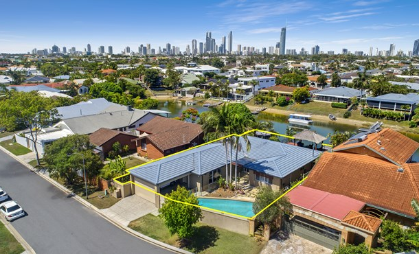 7 Caithness Court, Bundall QLD 4217