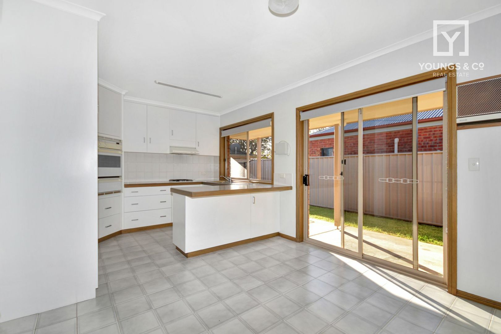 Unit 4/5 Middleton St, Shepparton VIC 3630, Image 2