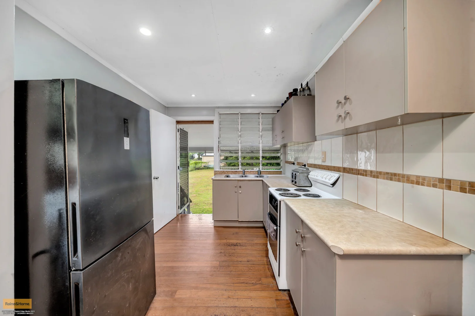 Additional image 8 of 8 Maud Street, Flying Fish Point QLD 4860