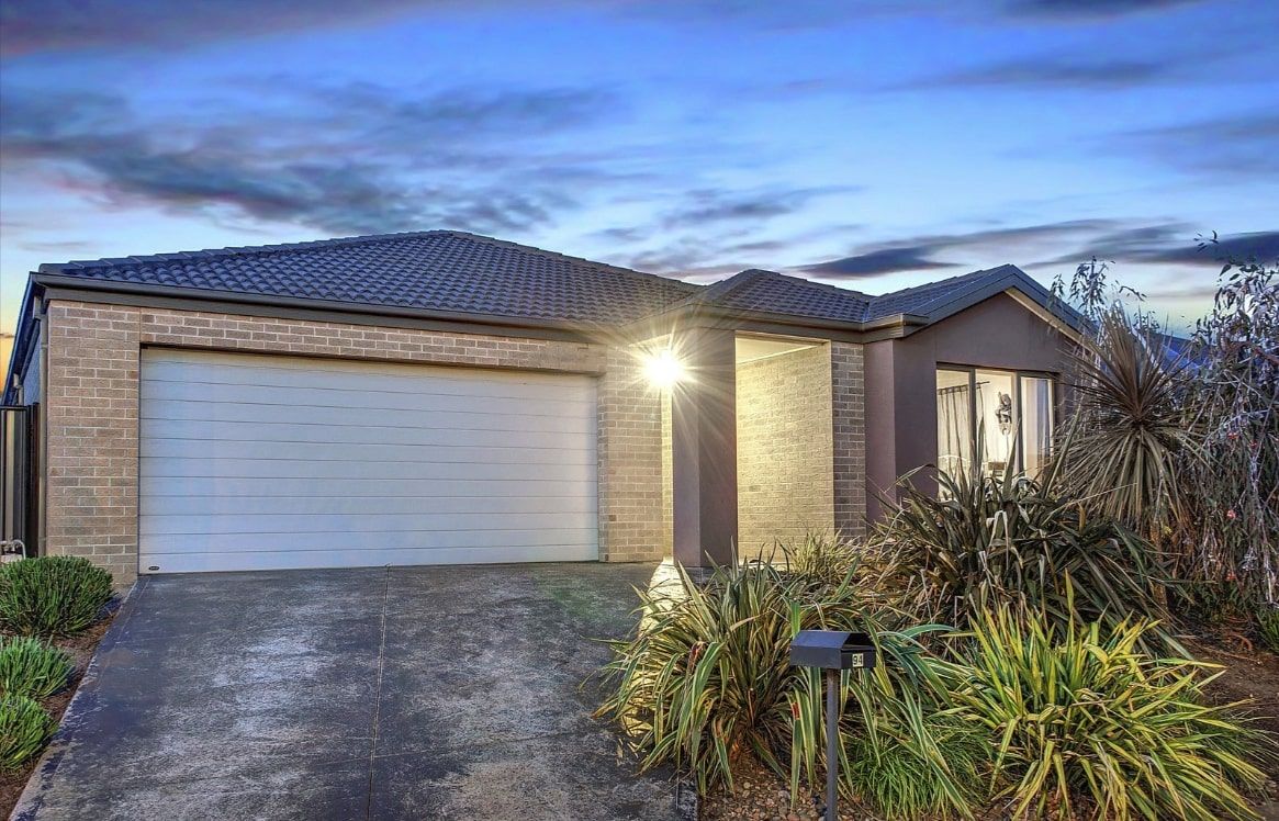 4 bedrooms House in 94 Tom Roberts Parade POINT COOK VIC, 3030
