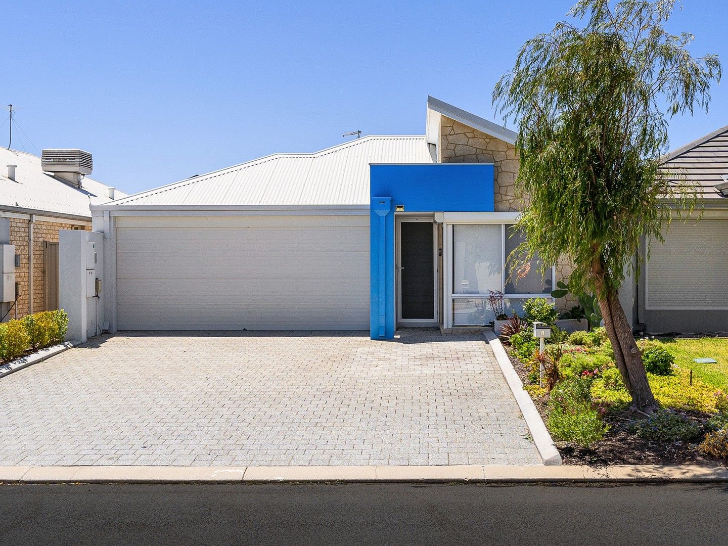 3 bedrooms House in 8 Ettrick Way GOLDEN BAY WA, 6174