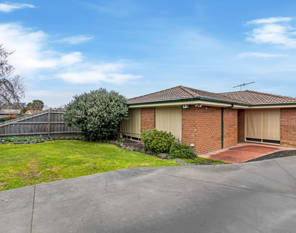 27 Smethurst Avenue, Pakenham VIC 3810