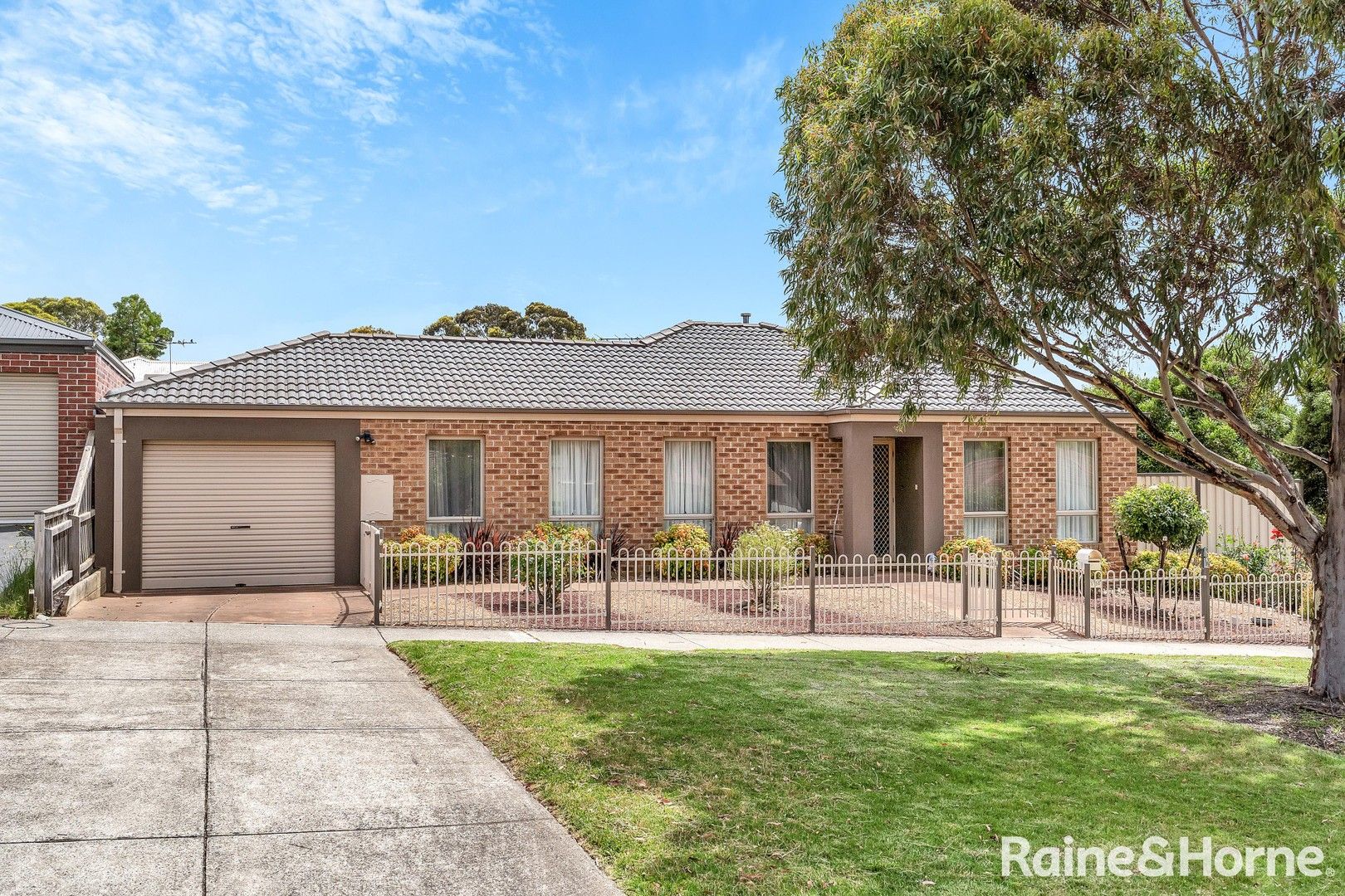 3 bedrooms House in 150 Reservoir Road SUNBURY VIC, 3429