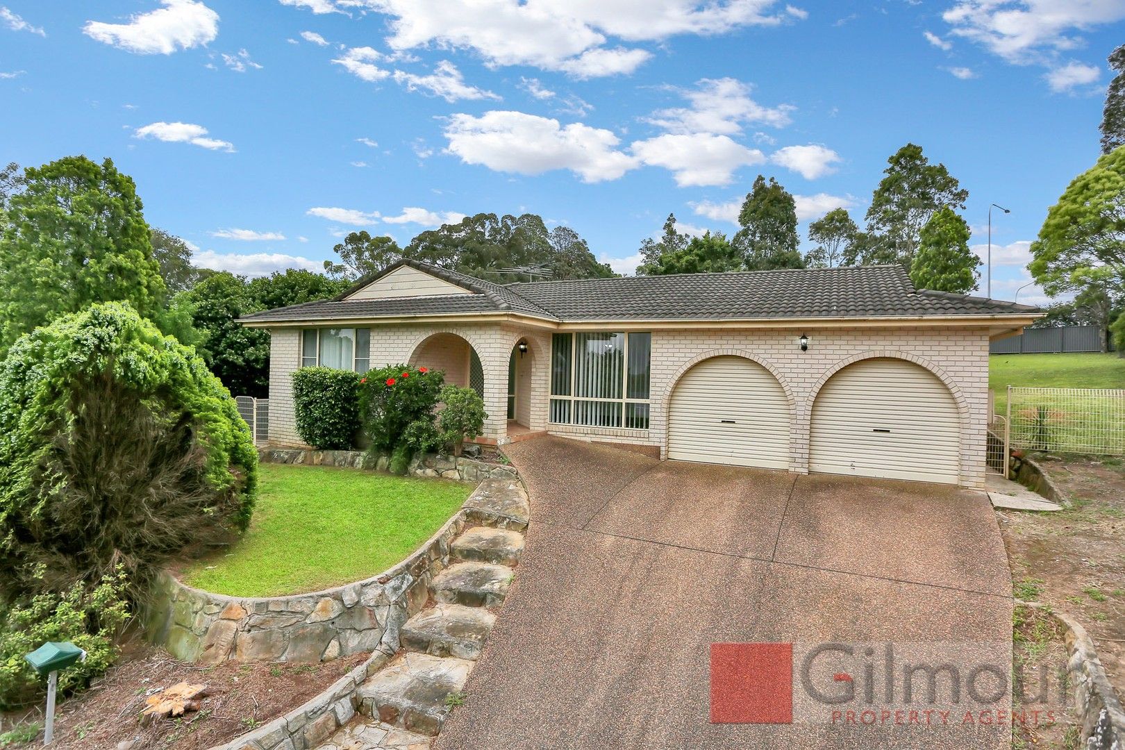 4 bedrooms House in 8 Nola Place BAULKHAM HILLS NSW, 2153