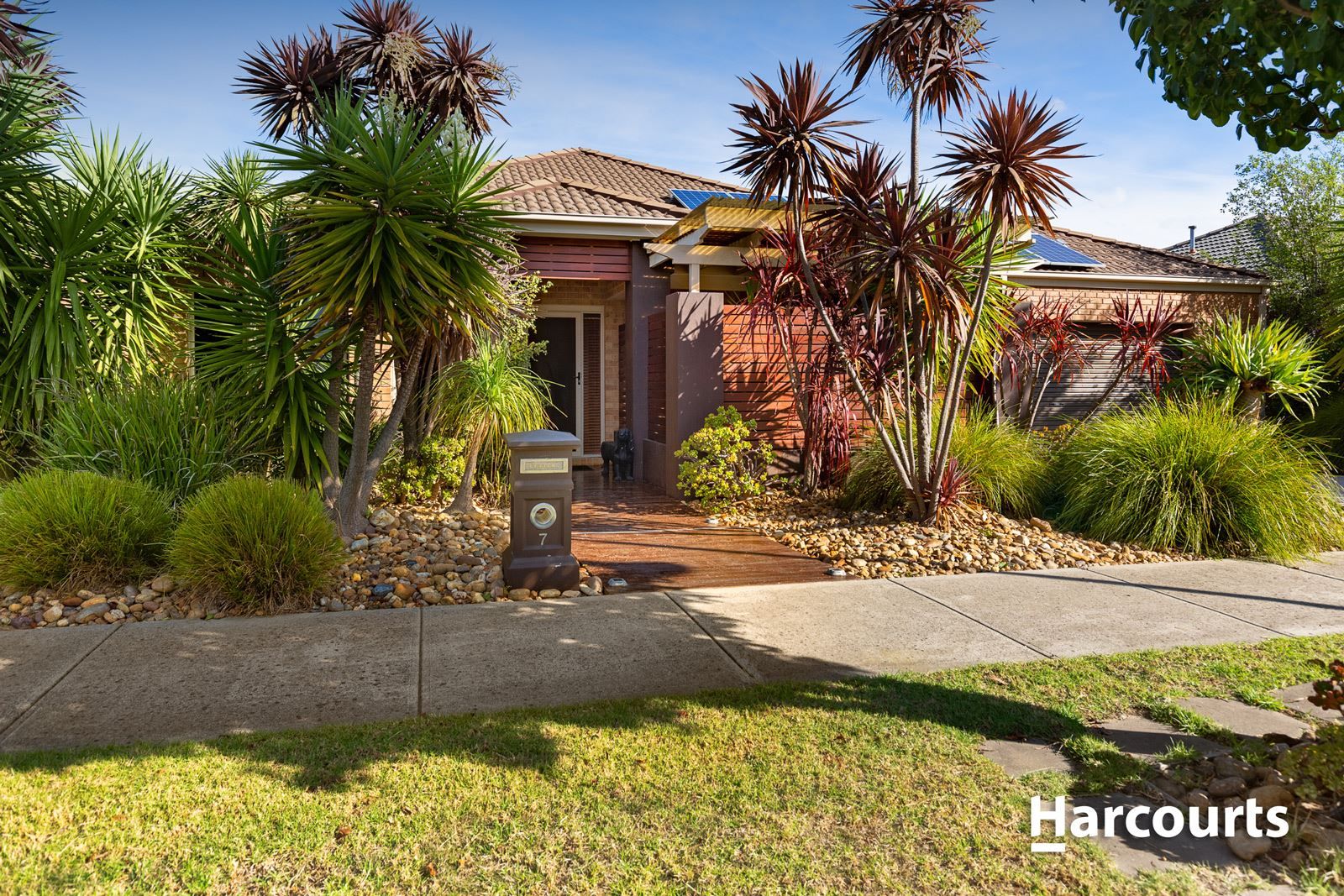 7 Angelique Street, Berwick VIC 3806, Image 0