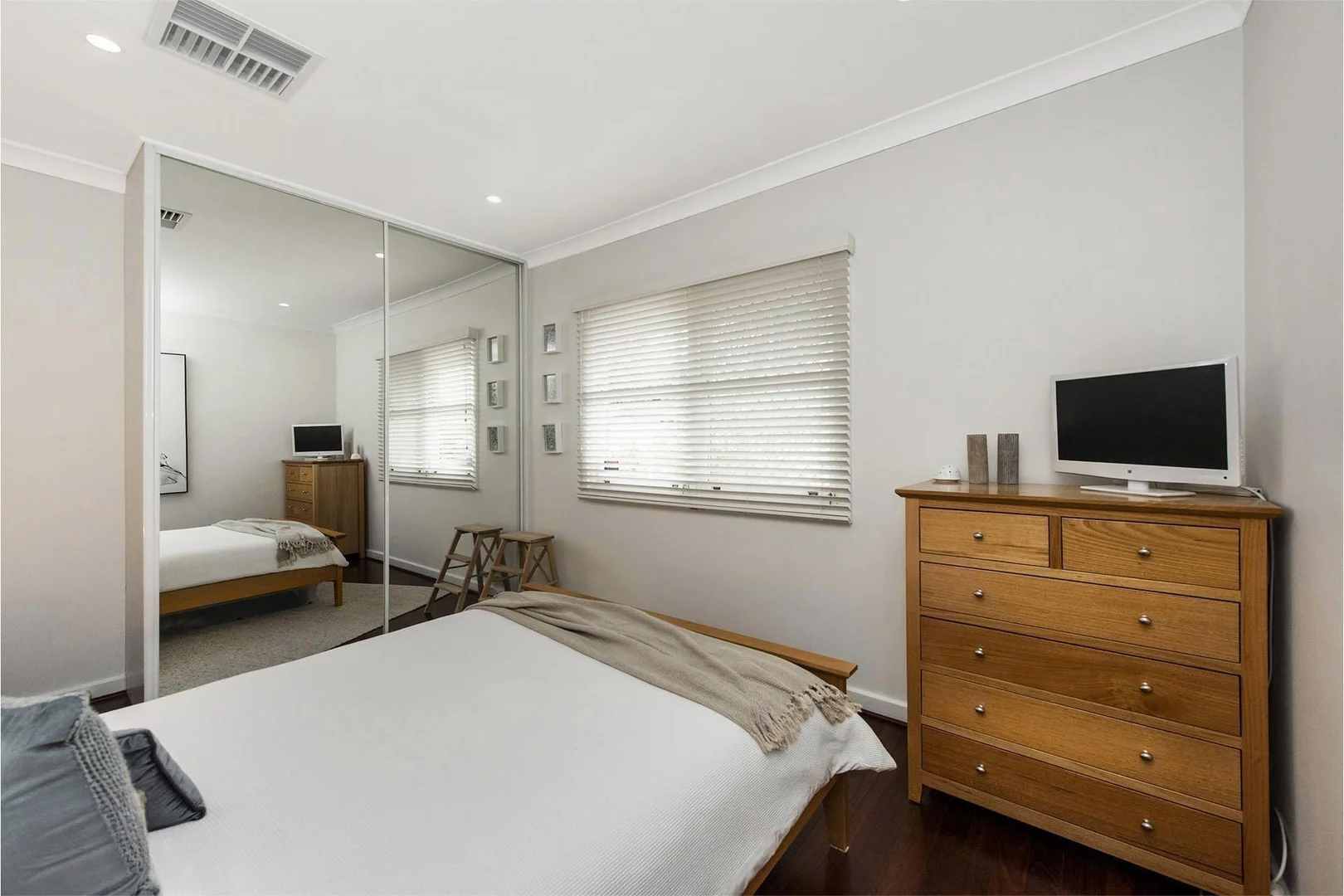 Additional image 5 of 49 Jinda Road, Koongamia WA 6056